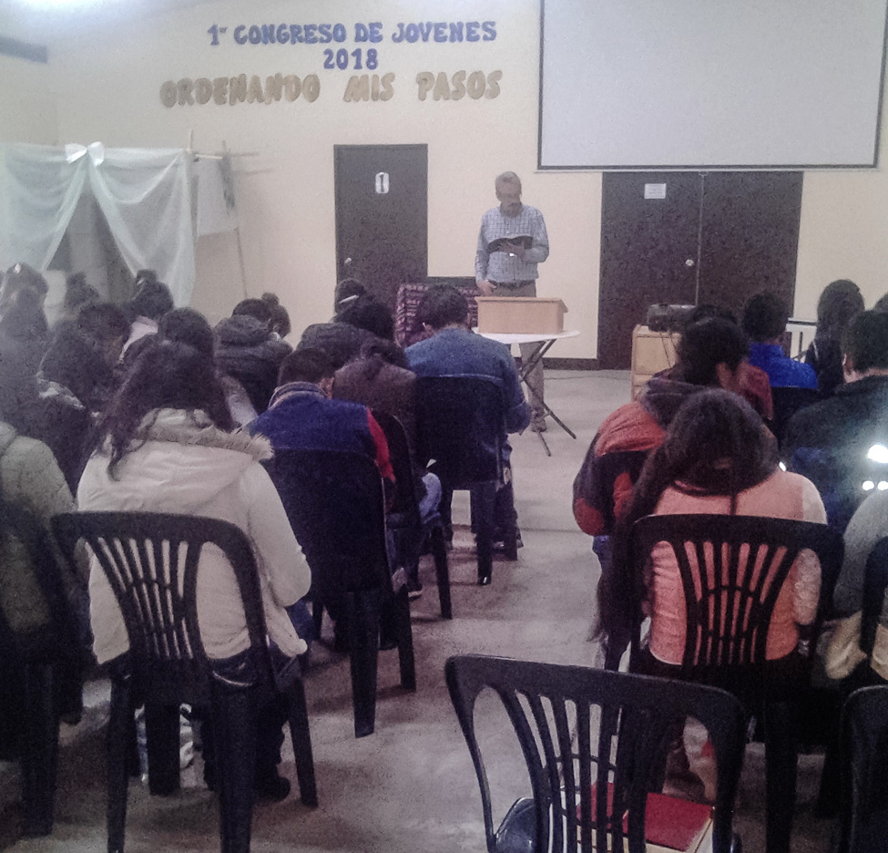 Jeff teaching at youth retreat